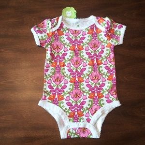 🌸 NWT Vera Bradley Onesie 🌸